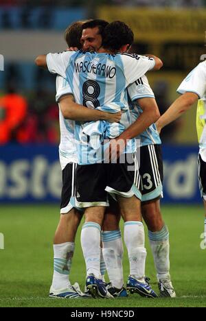 ARGENTINA CELEBRANO ARGENTINA V MESSICO Leipzig Germania 24 giugno 2006 Foto Stock