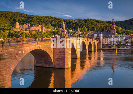 Heidelberg. Immagine della città tedesca di Heidelberg durante il tramonto. Foto Stock