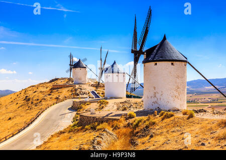 Consuegra, Spagna. Mulini a vento di Don Chisciotte in provincia di Toledo. Foto Stock