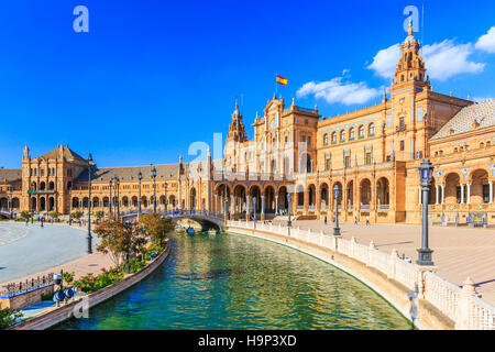 Siviglia, Spagna. Piazza di Spagna (Plaza de Espana) Foto Stock