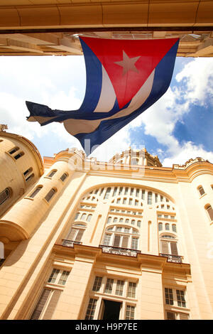 Il Museo de la Revolución, o il Museo della Rivoluzione, l'Avana, Cuba. In precedenza il palazzo presidenziale. Foto Stock