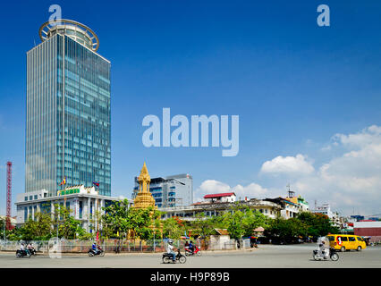 Canadia Bank tower architettura moderna costruzione grattacielo nel centro di phnom penh cambogia città Foto Stock