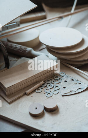 La scrivania in legno workshop Foto Stock