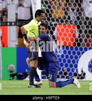 B ARCHUNDIA & MARCO MATERAZZI GERMANIA V ITALIA Signal Iduna Park Dortmund Germania 04 Luglio 2006 Foto Stock