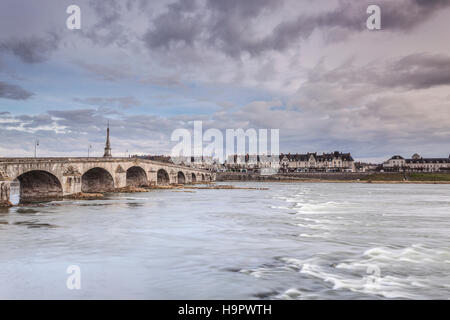 Pont Jacques Gabriel a Blois, Francia. Foto Stock