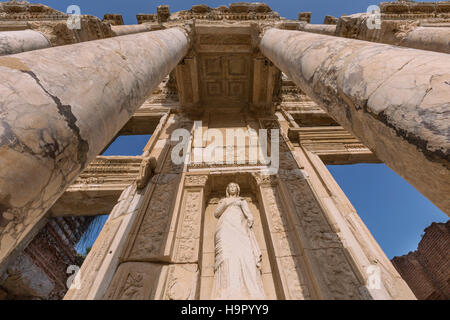 La facciata della libreria romana di Celso in Efeso, Selcuk, Izmir, Turchia Foto Stock