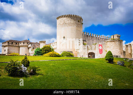 Il castello di Cuéllar o il Castello dei Duchi di Alburquerque. Cuéllar, Segovia, Castilla y León, Spagna, Europa Foto Stock