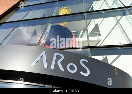 Aarhus, Danimarca. 24 Novembre, 2016. Il logo di ARoS Aarhus Kunstmuseum Art Museum di Aarhus, Danimarca, 24 novembre 2016. La seconda città più grande della Danimarca è stato nominato il 2017 Capitale Europea della Cultura. Foto: Carsten Rehder/dpa/Alamy Live News Foto Stock