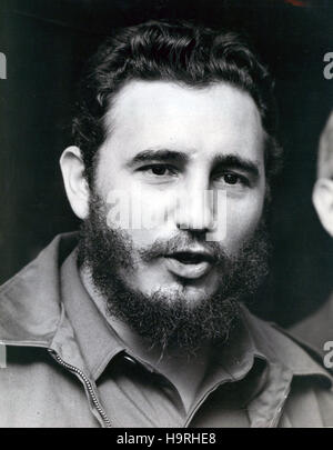 PICS FILE: Fidel Castro 1926-2016. Uomo politico cubano e rivoluzionario FIDEL CASTRO è morto all'età di 90, Cubano alla televisione di Stato ha annunciato il sabato, a conclusione di un epoca per il paese e l'America Latina. Immagine: apr. 27, 1959 - Fidel Castro durante la sua visita a Washington. Credito: ZUMA Press, Inc./Alamy Live News Foto Stock