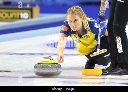 Glasgow, Scotland, Regno Unito. 26 Novembre, 2016. Sara McManus (Svezia). Womens finale. Le Gruyère AOP Curling europeo Championships 2016. Intu Braehead Arena. Glasgow. Renfrewshire. La Scozia. Regno Unito. 26/11/2016. Credito: Sport In immagini/Alamy Live News Foto Stock