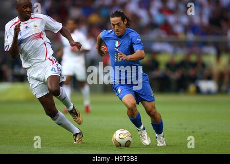 P VIEIRA & MAURO CAMORANESI ITALIA V Francia lo stadio olimpico di Berlino Germania 09 Luglio 2006 Foto Stock