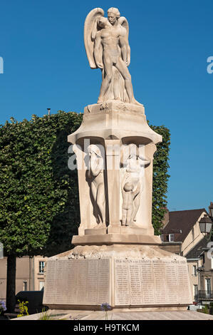 Memoriale di guerra per commemorare i soldati caduti nella Prima e Seconda Guerra Mondiale, Autun, Francia Foto Stock