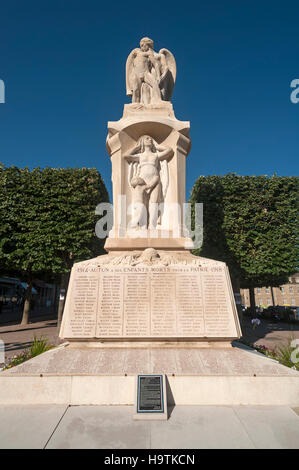 Memoriale di guerra per commemorare i soldati caduti nella Prima e Seconda Guerra Mondiale, Autun, Francia Foto Stock