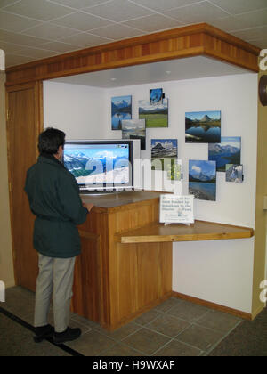 4460546740 glaciernps presenta in Apgar Visitor Center Foto Stock