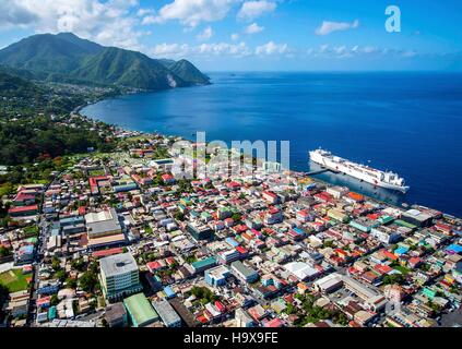 L'USN misericordia-class nave ospedale USNS Comfort mori pierside per esercizio di continuare promessa Agosto 5, 2015 in Roseau, Dominica. Foto Stock