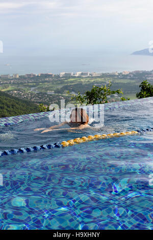 Pool di Birdsnest Resort vicino Sanya Hainan Island, Cina Foto Stock