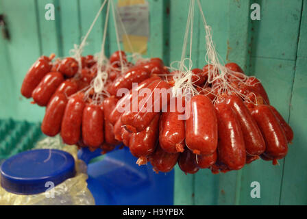 Interno del mercato centrale, Iloilo, Panay, Filippine Foto Stock