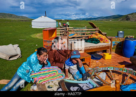 Mongolia, Ovorkhangai provincia, Okhon valley, campo nomadi in migrazione Foto Stock