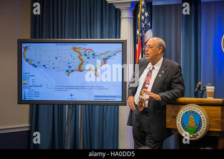 Il Dipartimento dell'Agricoltura degli Stati Uniti (USDA) ha ospitato un incontro di gestione dipartimentale con il tenente generale Russel L. Honor (US Army, RET) presso l'USDA Jamie Whitten Building a Washington, D.C. per discutere le questioni relative alla politica agricola e alla gestione negli Stati Uniti Foto Stock