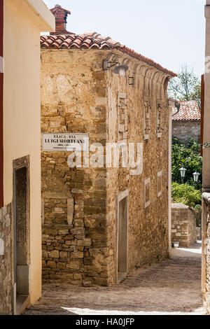 Street nella città di Motovun in Istria. Croazia Foto Stock