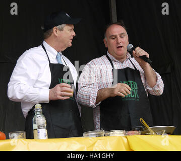 Il segretario dell'Agricoltura Tom Vilsack ha partecipato ad un evento presso il Ronald Reagan Building a Washington, DC, il 18 maggio 2016. L'evento si è concentrato sulla sicurezza alimentare e sulla riduzione degli sprechi alimentari, sostenuto dalla Fondazione Rockefeller e sull'alimentazione del 5000. Foto Stock