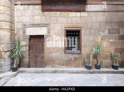 Santuario di Sheikh Nasr El Deen Al Arbaeen, un'estensione di Bayt Al-Suhaymi, un vecchio periodo ottomano casa lungo Darb Asfour Lane, nel borgo medievale di Cairo, Egitto Foto Stock