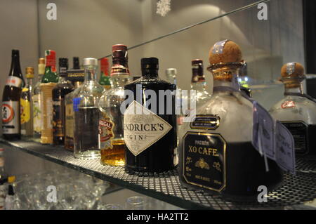 Una vasta selezione di cocktail disponibili al nuovo ristorante Le Hanoi a Londra in China town district Foto Stock