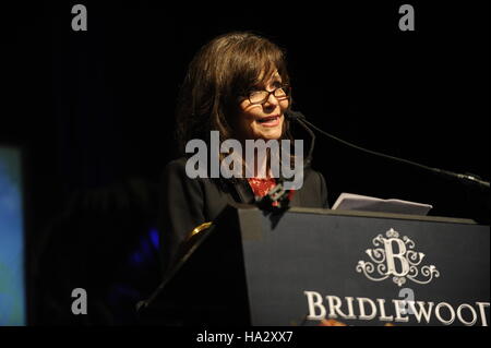 Sally Field interno al Montecito Award per Daniel Day Lewis presso il Teatro di Arlington durante il Santa Barbara International Film Festival il 26 gennaio 2013 a Santa Barbara, California. Foto Stock