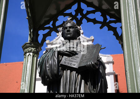 Luther-Monument presso la piazza del mercato, Wittenberg / Elba, Sassonia-Anhalt, Germania, Europa Foto Stock