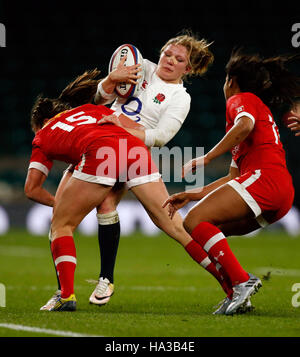 L'Inghilterra del Lydia Thompson e del Canada Julianne Zussman durante la vecchia ricchezza reciproca serie corrispondono a Twickenham Stadium di Londra. Foto Stock