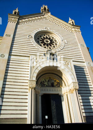 Famedio Memorial Chapel dall'architetto Carlo Maciachini, Cimitero Monumentale di Milano, Lombardia, Italia, Europa Foto Stock