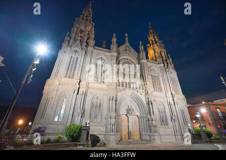 Arucas cattedrale gotica di notte, Gran Canaria, Isole canarie, Spagna. Foto Stock