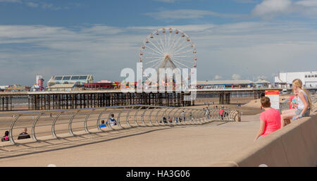 Central Pier di Blackpool Foto Stock