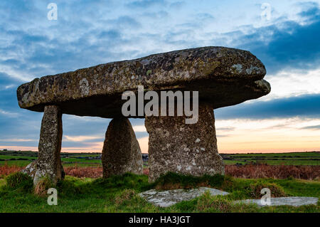 Lanyon Quoit una sepoltura neolitica tomba nei pressi Madron in Cornovaglia, England, Regno Unito Foto Stock