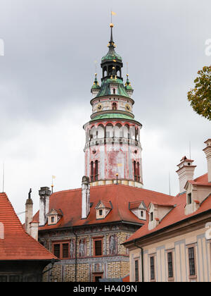 Torre di castello di Cesky Krumlov in Boemia del Sud, Repubblica Ceca. Foto Stock