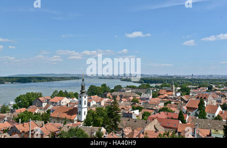 Vista panoramica di Belgrado Zemun District, dalla cima della torre Gardos Foto Stock