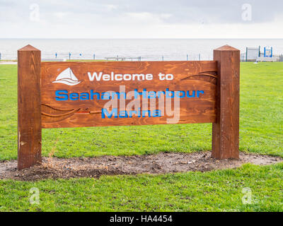 Benvenuto a Seaham Harbour Marina segno Foto Stock