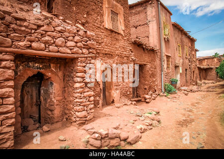 Case nel villaggio di Telouet in montagne Atlas, Marocco Foto Stock