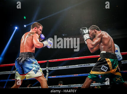 Las Vegas, NV, Stati Uniti d'America. 26 Nov, 2016. ***La copertura della casa*** LOMACHENKO vs WALTERS al Chelsea al Cosmopolitan di Las Vegas in Las Vegas NV il 26 novembre 2016. © Erik Kabik Fotografia/media/punzone Alamy Live News Foto Stock