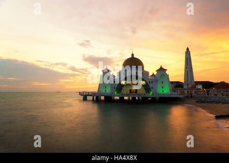 Malacca islam moschea è bellissima islam moschea in Malacca, Malesia. Foto Stock