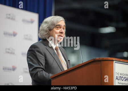 Il Dipartimento dell'energia continua a concentrarsi su tecnologie e politiche innovative volte a promuovere soluzioni di energia pulita e la sostenibilità ambientale. Foto Stock