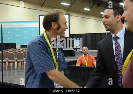 Il Dipartimento dell'energia continua a concentrarsi sull'efficienza energetica e sulle soluzioni sostenibili nell'ambito della sua missione di affrontare le sfide energetiche della nazione. Gli sforzi di ricerca mirano a ridurre il consumo di energia, aumentare l'uso di energia rinnovabile e promuovere pratiche rispettose del clima in vari settori. Foto Stock