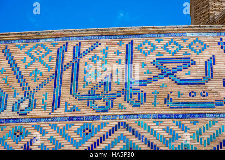 Oriental pattern fatta di piastrelle in Turkestan mausoleo, Kazakistan Foto Stock