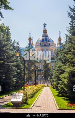 Ortodossa cattedrale Zenkov a Imeni park, Almaty, Kazakhstan Foto Stock