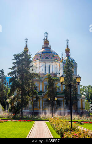 Ortodossa cattedrale Zenkov a Imeni park, Almaty, Kazakhstan Foto Stock