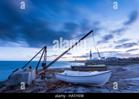 Crepuscolo presso Portland Bill su la costa del Dorset. Foto Stock