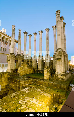 Rovine del tempio romano di Cordoba, Andalusia, Spagna Foto Stock