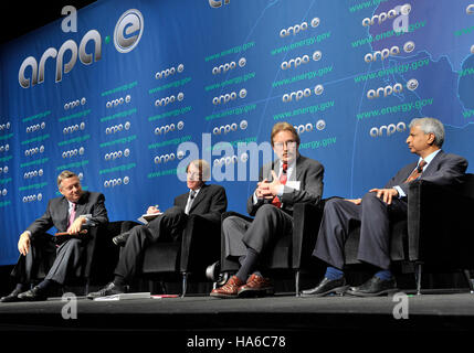 Questa immagine raffigura un progetto relativo al Dipartimento dell'energia degli Stati Uniti, incentrato sulla sostenibilità, l'impatto ambientale e considerazioni politiche nella politica energetica. Rappresenta il ruolo del dipartimento nella promozione dell'efficienza energetica e nella gestione delle sfide ambientali all'interno delle politiche federali. Foto Stock