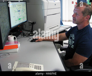 L'ORP Waste Retrieval System, gestito dal Dipartimento dell'energia, mira ad affrontare la bonifica ambientale nei siti vicini ai parchi nazionali. Questo sistema è essenziale per la gestione dei materiali pericolosi e la protezione delle risorse naturali dalla contaminazione. Foto Stock