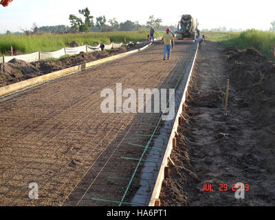 I progetti del FWS Recovery Act negli Stati Uniti miravano a ripristinare gli ecosistemi, tra cui i miglioramenti delle fuoriuscite dell'unità 25. Questi progetti si concentrano sugli sforzi scientifici e di ripristino degli habitat che vanno a beneficio della fauna selvatica e sostengono il Parco nazionale e la gestione del territorio pubblico, come parte delle strategie politiche e ambientali in corso. Foto Stock